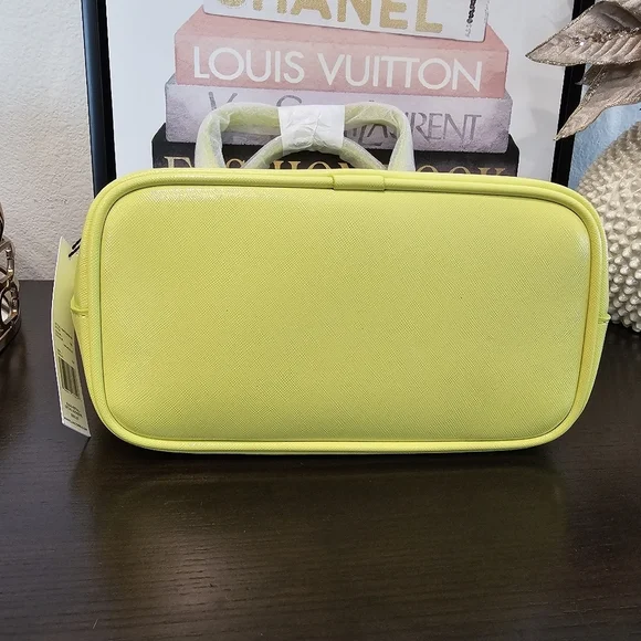 Marc Jacobs Small Satchel Bag. - Picture 7 of 10